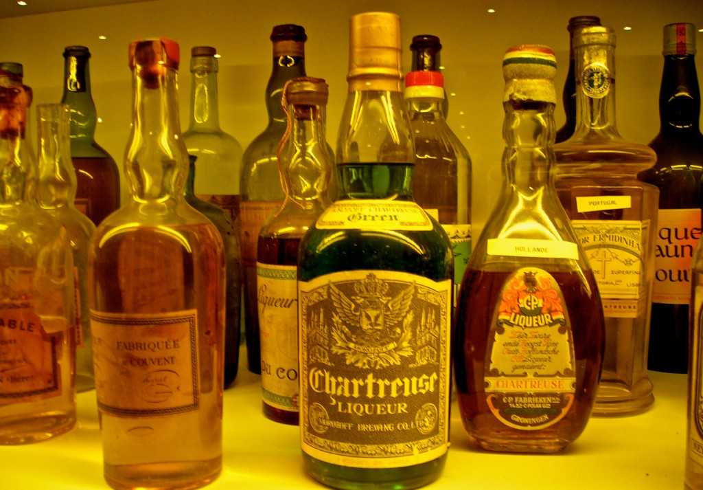 Шартрез ликер: что это, как пить и состав. травяной ликер шартрез (chartreuse) — французский экстракт долголетия