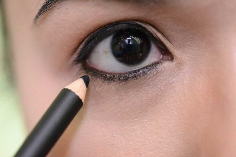 Как правильно пользоваться карандашом для глаз